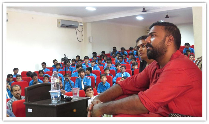 Tharun Bhascker Dhaassyam Visits Abhyasa