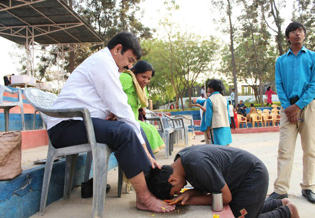 Paada Pooja of Parents at Abhyasa 2018